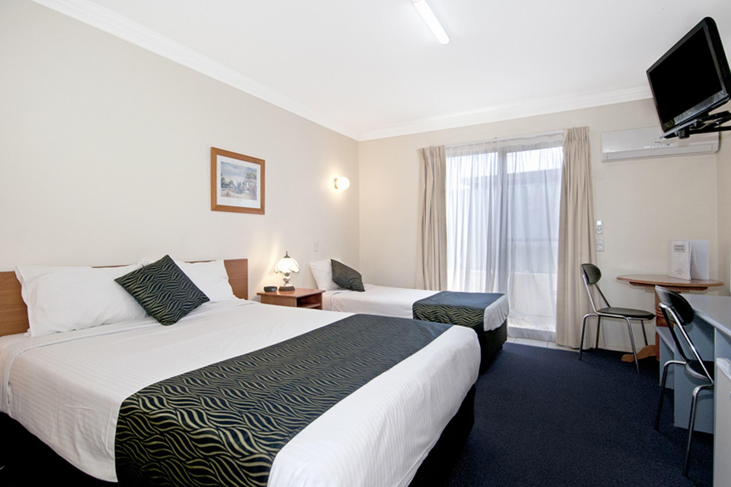 לוגנלי Econo Lodge Waterford מראה חיצוני תמונה