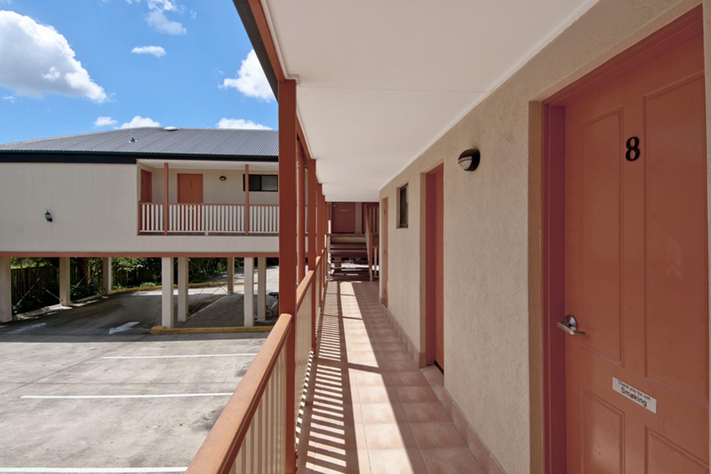 לוגנלי Econo Lodge Waterford מראה חיצוני תמונה