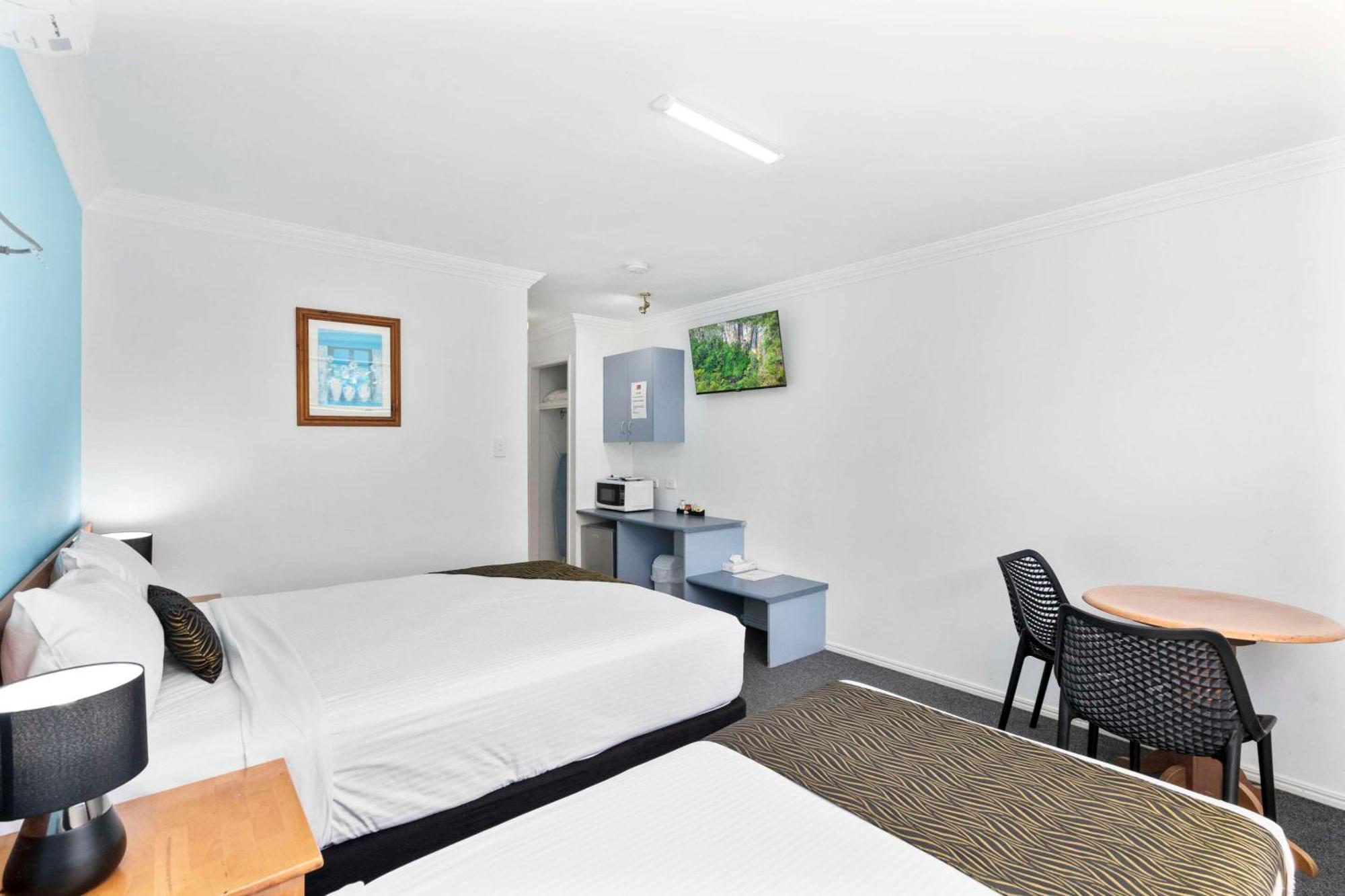 לוגנלי Econo Lodge Waterford מראה חיצוני תמונה