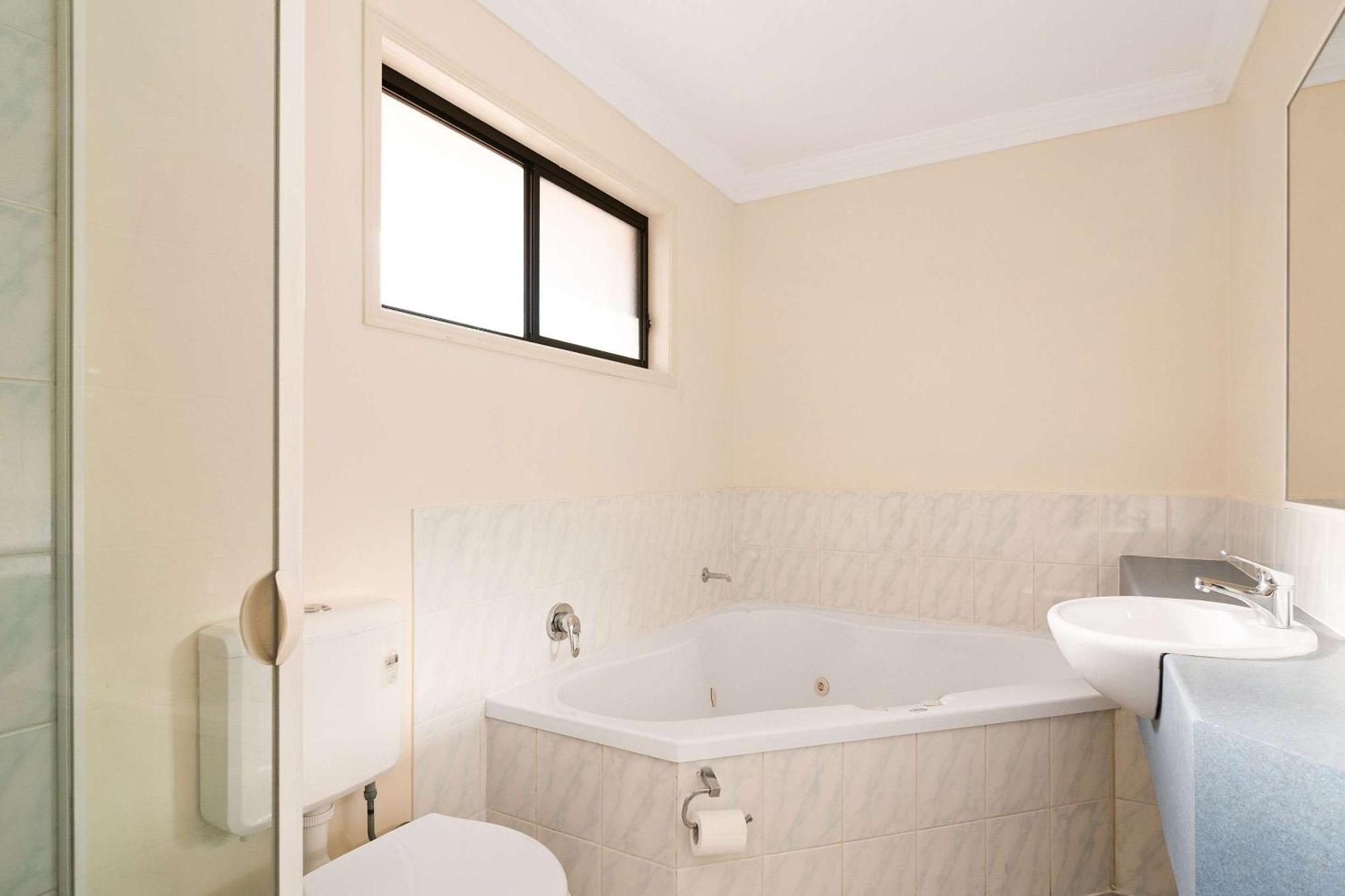 לוגנלי Econo Lodge Waterford מראה חיצוני תמונה